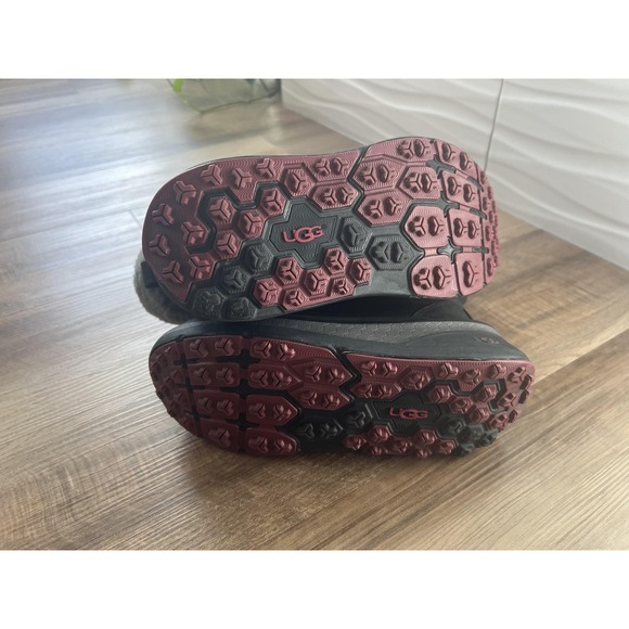 UGG Winter Boots Womens 6 Black Gray Shearling Fur Cuff Thinsulate Waterproof - Picture 5 of 7